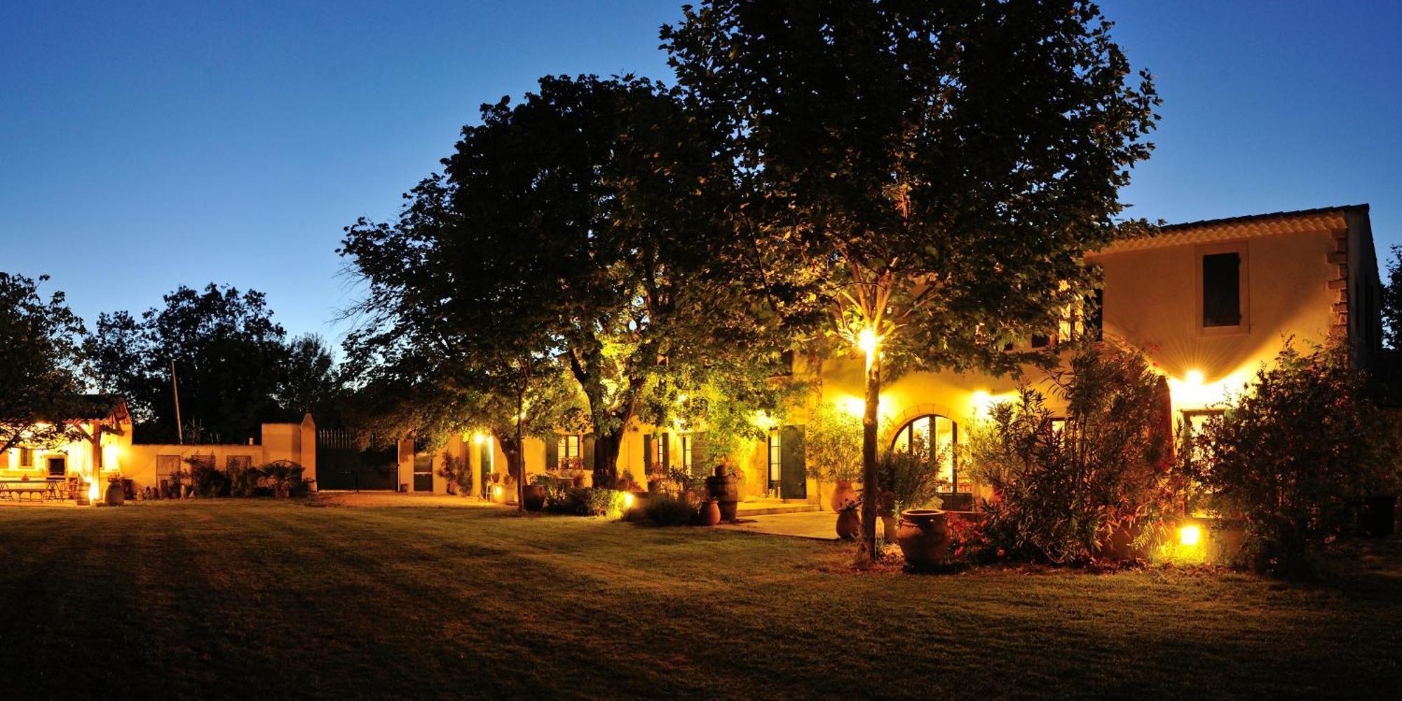 Chambres D'Hotes Domaine Des Machottes Grans Exteriör bild