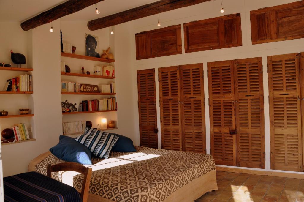Chambres D'Hotes Domaine Des Machottes Grans Rum bild