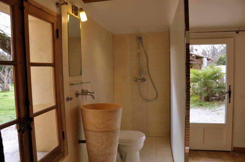 Chambres D'Hotes Domaine Des Machottes Grans Rum bild