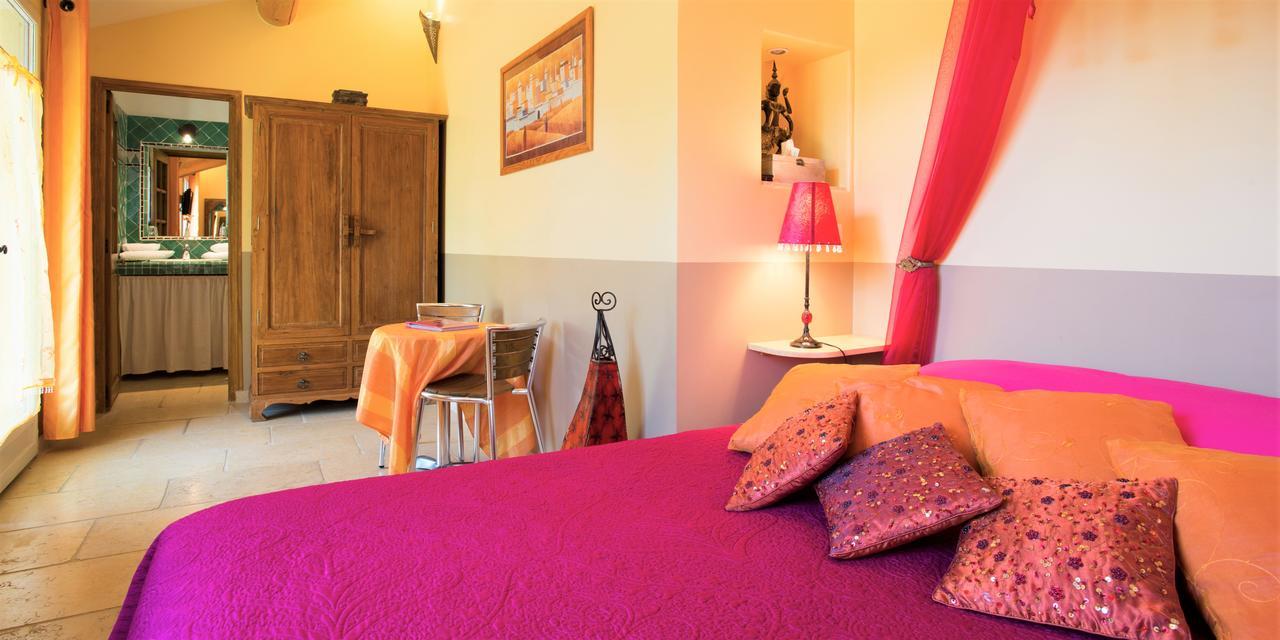 Chambres D'Hotes Domaine Des Machottes Grans Exteriör bild